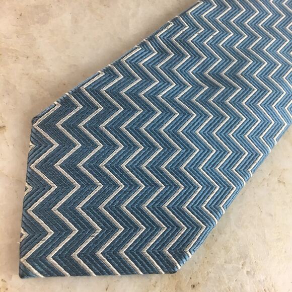 HUGO BOSS SILK TIE - Picture 1 of 10